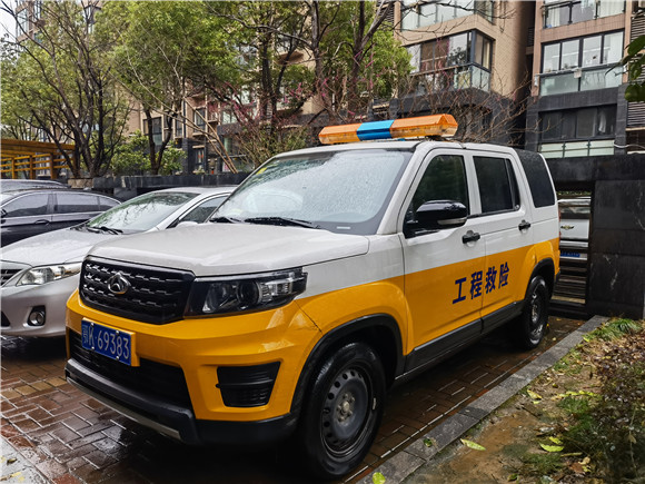 大件護送車輛